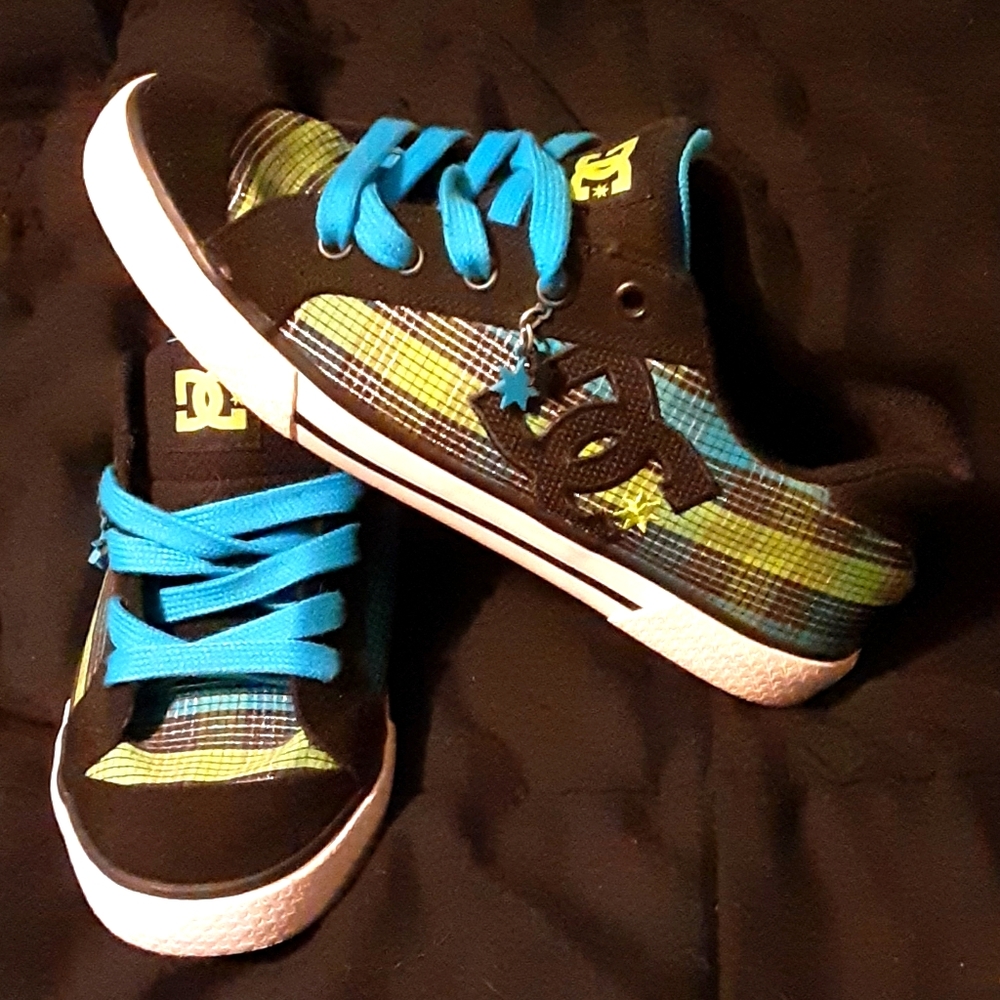 NEW Size 7.5 Womens DC Shoes